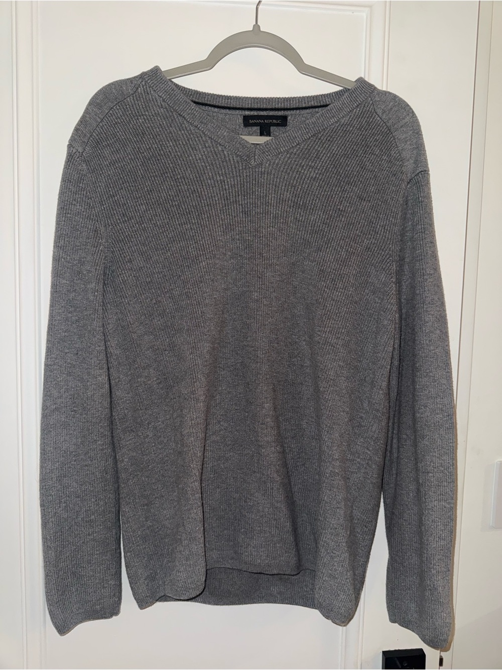 Banana Republic Men's Heather Gray Crewneck Sweater